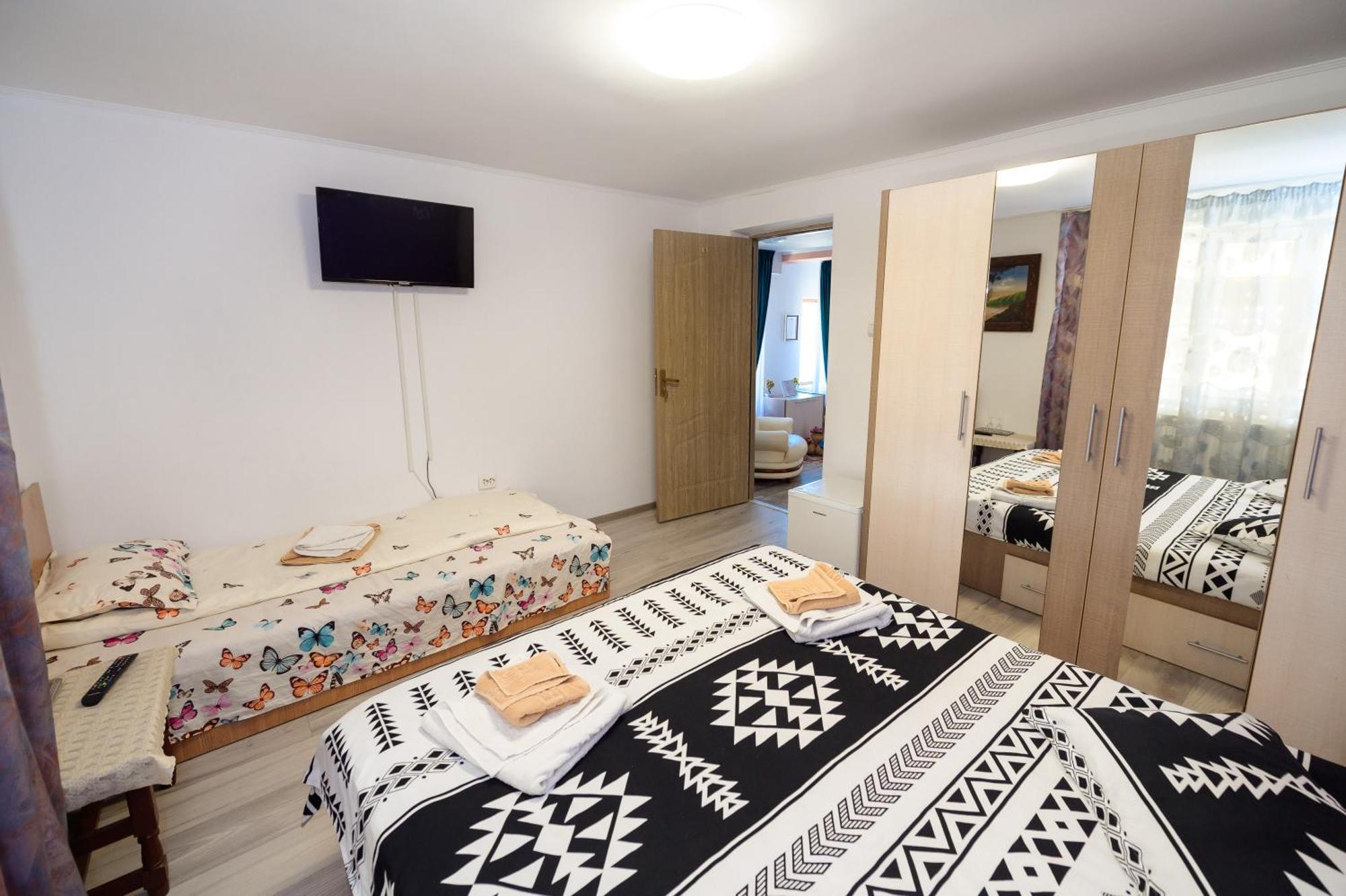 Casa Alex Calimanesti Hotell Eksteriør bilde