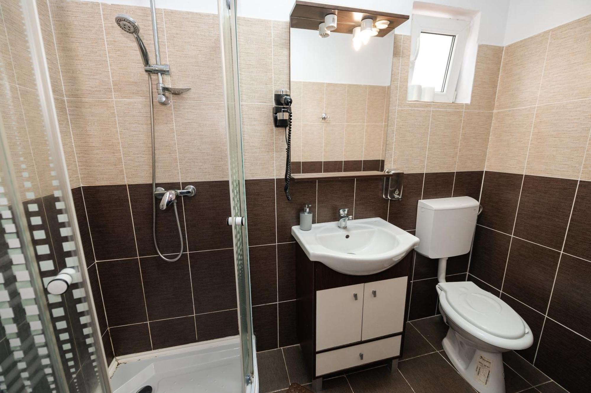 Casa Alex Calimanesti Hotell Eksteriør bilde