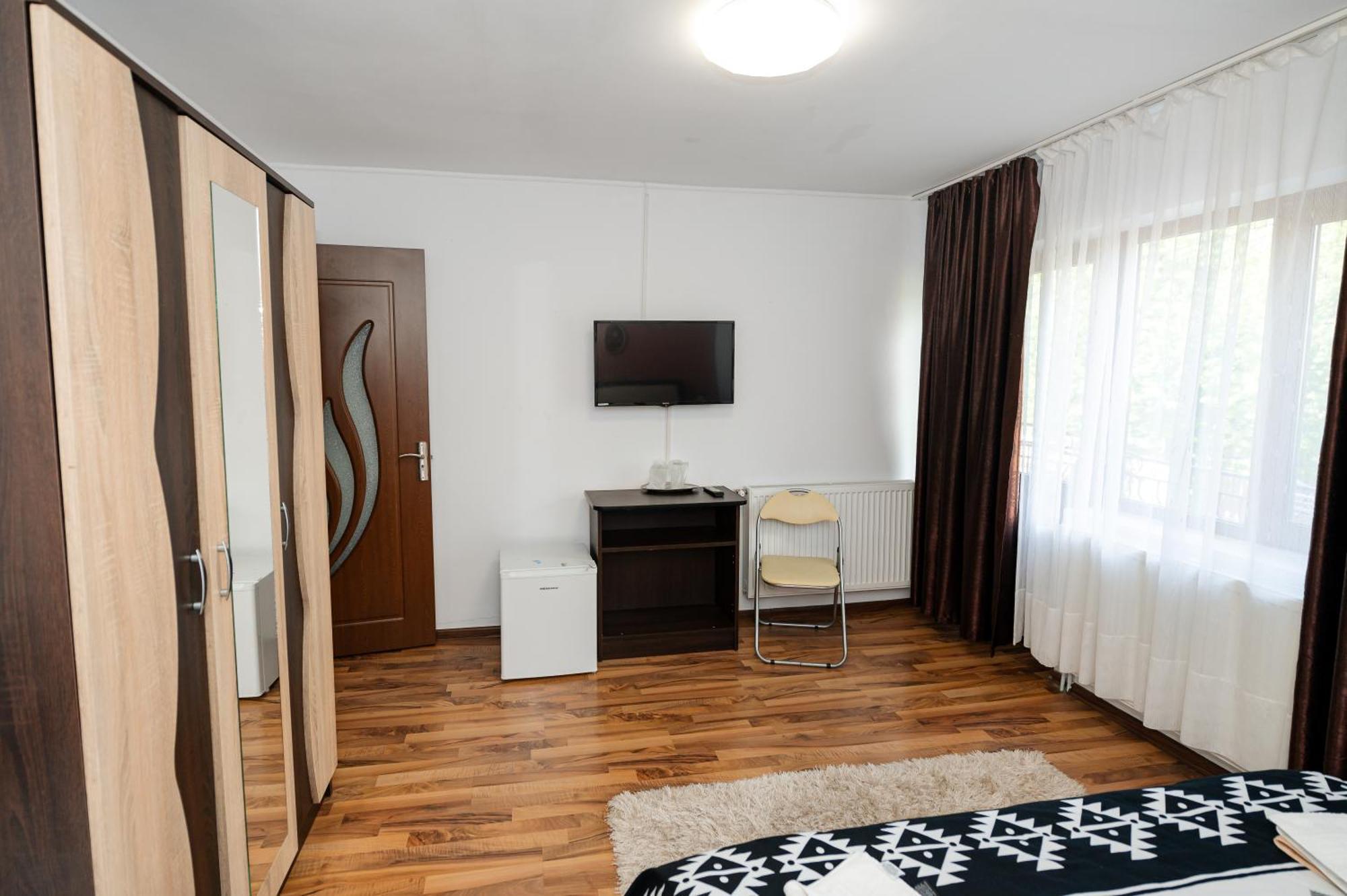 Casa Alex Calimanesti Hotell Eksteriør bilde