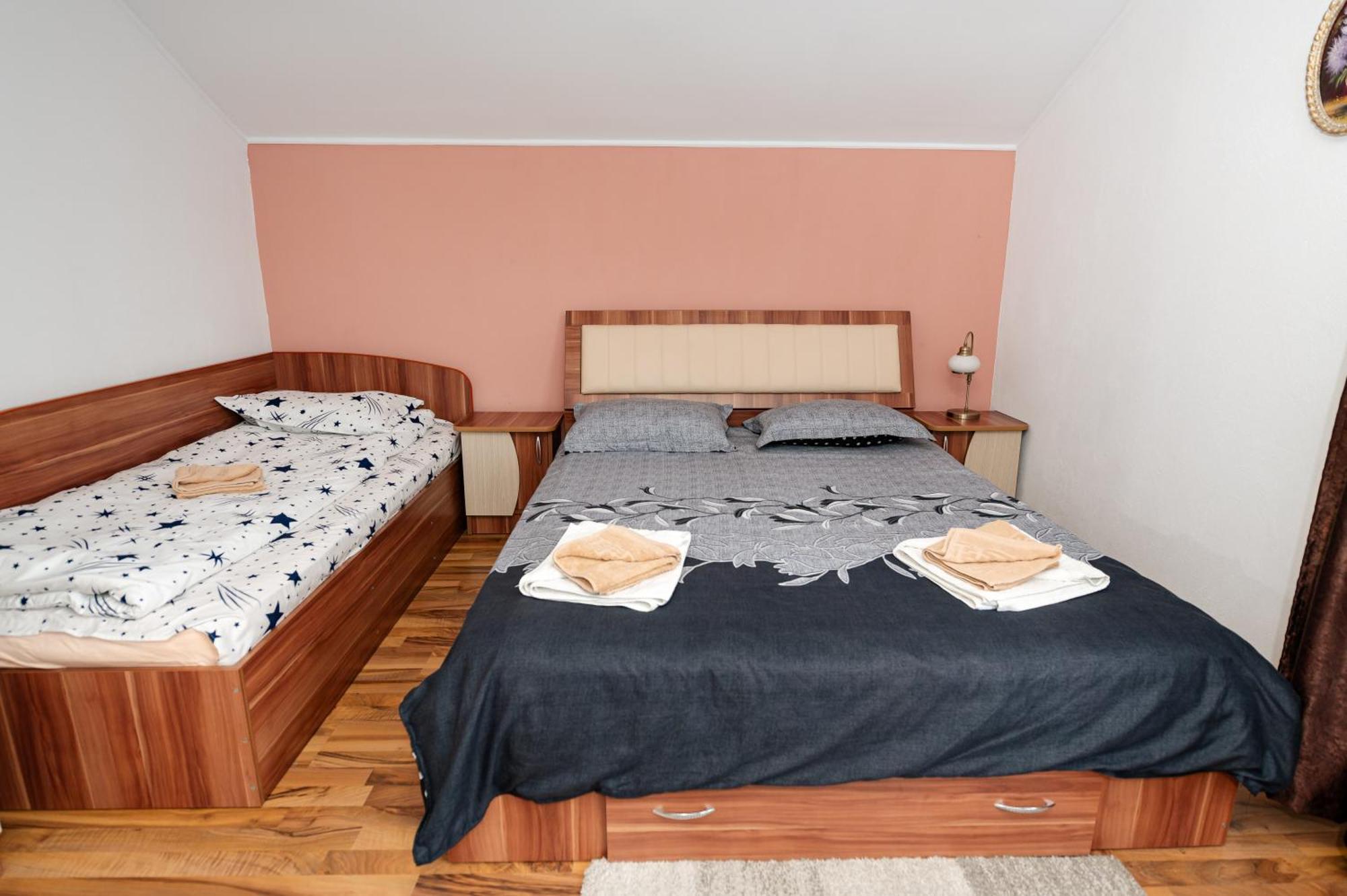 Casa Alex Calimanesti Hotell Eksteriør bilde