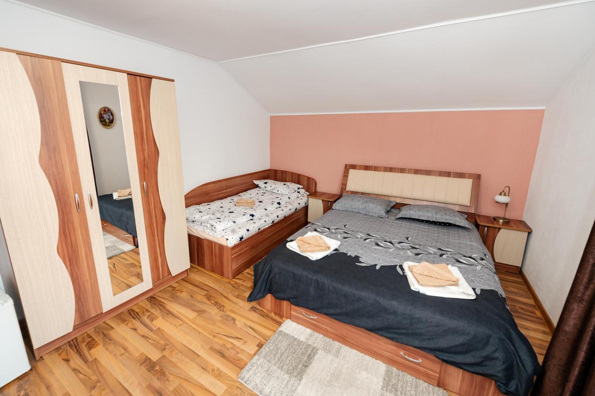 Casa Alex Calimanesti Hotell Eksteriør bilde